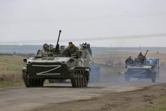 rusi prisli o dalsiu tisicku vojakov ukrajinske sily im znicili aj 15 tankov a niekolko bojovych vozidiel