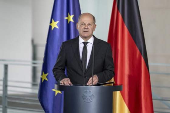 Nemecký kancelár sa nebráni rokovaniu s Putinom, ale ruský prezident musí najprv stiahnuť vojská z Ukrajiny