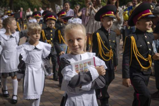 kremel chce zvysit pocet ukrajinskych deti v programe vymyvania mozgov ucelom je podla ukrajincov znicenie identity