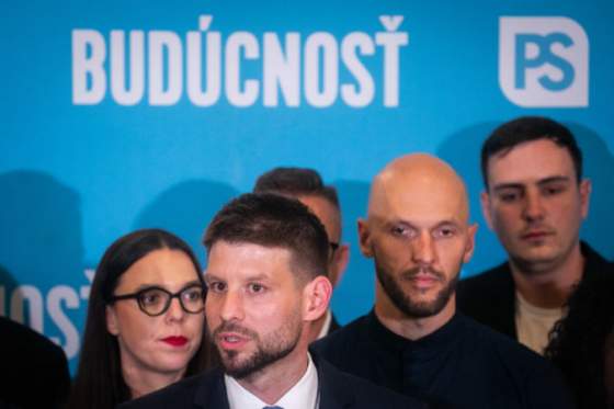 progresivne slovensko podporilo kampan proti nasiliu na zenach zatvarenie oci podla hnutia nikomu nepomoze