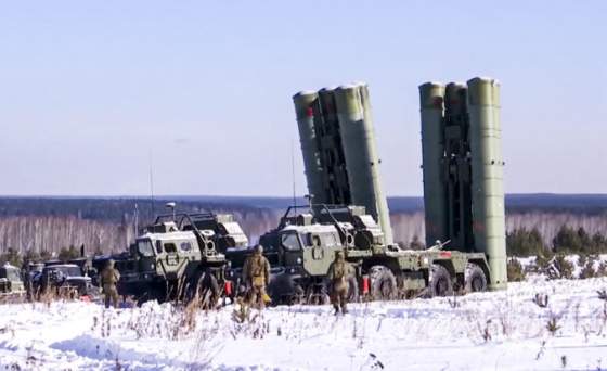 rusi presuvaju na ukrajinu systemy protivzdusnej obrany z kaliningradu tvrdia briti
