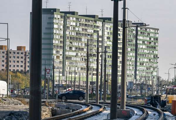 starosta hrcka v suvislosti s vystavbou elektrickovej trate kritizuje valla vadia mu viacere dopravne obmedzenia