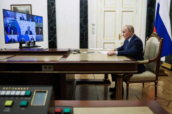 putin podpisal zakon o nasadeni zaloznikov na strazenie ropnych rafinerii