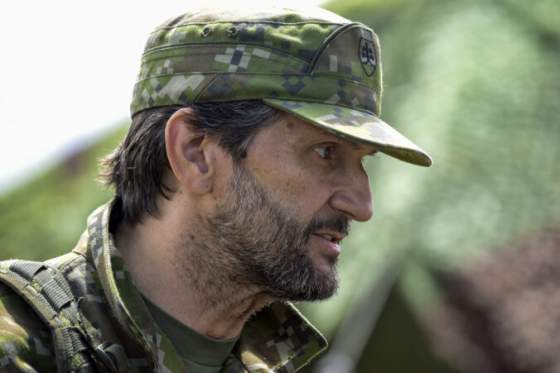 minister kalinak vysvetlil obstaravanie pusiek pre armadu potvrdil ze rokuje len s jednym dodavatelom