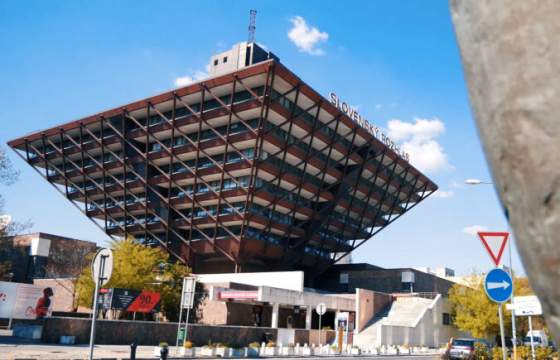 stvr docasne pozastavila vysielanie reporterov relacia sa ma po revizii vratit silnejsia