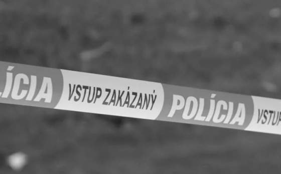 ples vo filakove sa zmenil na tragediu 19 rocny muz zahynul po pade z okna pretrhlo sa pred nim zabradlie