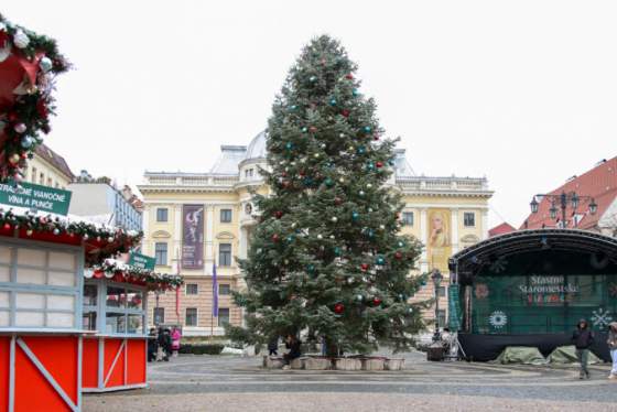 od centra az po hrad uz o niekolko dni odstartuju v bratislave vianocne trhy