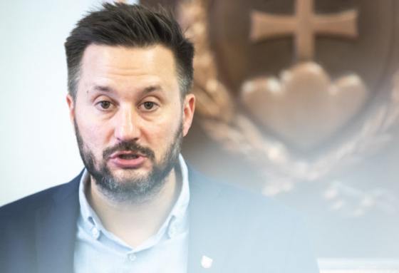 vallo chce vytiahnut od bratislavcanov viac penazi navrhuje zvysit dan z nehnutelnosti