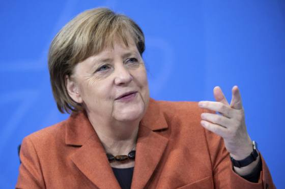 Nemecko je nútené konať, Merkelová ohlásila sprísnenie lockdownu