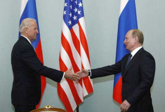 Putin je pripravený komunikovať s USA, Bidenovi zablahoželal k zisku prezidentského kresla