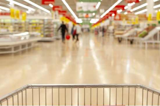 Vláda chce zakázať predaj nepotravinového tovaru v obchodných reťazcoch počas lockdownu