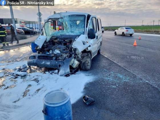 mlady vodic nedal pri odbocovani prednost dodavke nehodu neprezil 46 rocny spolujazdec foto