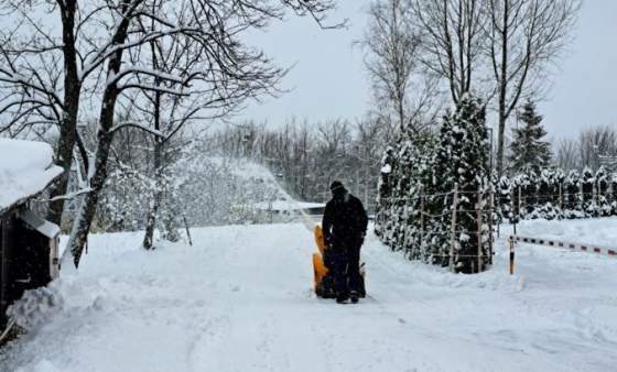 pocasie na dnes nedela 3 december ojedinela ranna poladovica a snehove jazyky