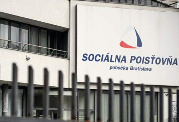 parlament odobril pre socialnu poistovnu rekordnu pomoc zo statneho rozpoctu aj zvysenie poctu jej zamestnancov