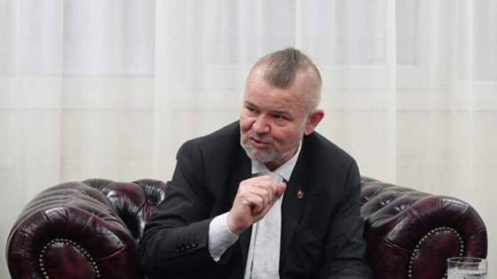 kuracina vzorky zbrani od grand power skusaju na lesti vojaci su s nimi spokojni