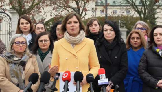 predstavitelky opozicie zaslali ficovi otvoreny list ziadaju vyvodenie dosledkov voci lajcakovi