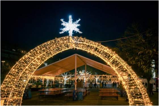 senec sa coskoro ponori do vianocnej atmosfery na trhoch nebude chybat dreveny betlehem ani klzisko