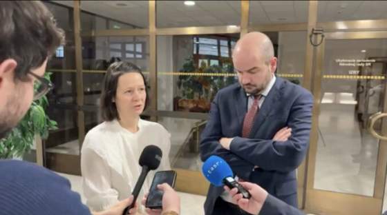 opozicia chysta kontrolu v sis koalicia ju blokuje ps tvrdi ze vlada sa boji odhalenia toho co skryva