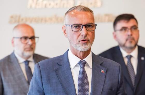 predseda parlamentu rasi zvolal mimoriadnu schodzu k adresnej energopomoci