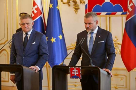 pellegrini sa postavil na stranu curillovcov tvrdi fico a vyzyva na prelomenie prezidentovho veta