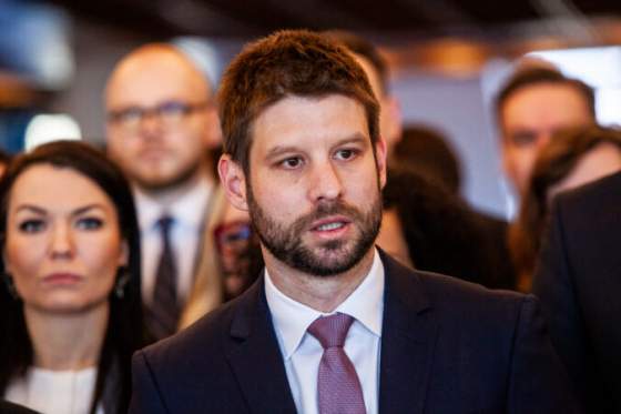 simecka sa chce opytat americkeho velvyslanca ci budu oficialne podporovat smer