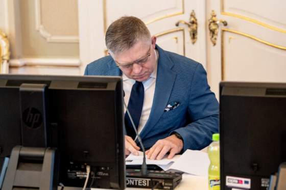 vlada schvalila ficov iniciativny material vznikne rada vlady pre inkluziu marginalizovanych romskych komunit