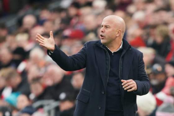 slabe standardky nicia nadeje liverpoolu na prvu stvorku premier league mysli si kouc arne slot